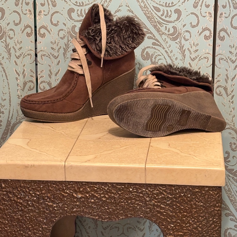 Brown Fur-Lined Women's Wedge Boots